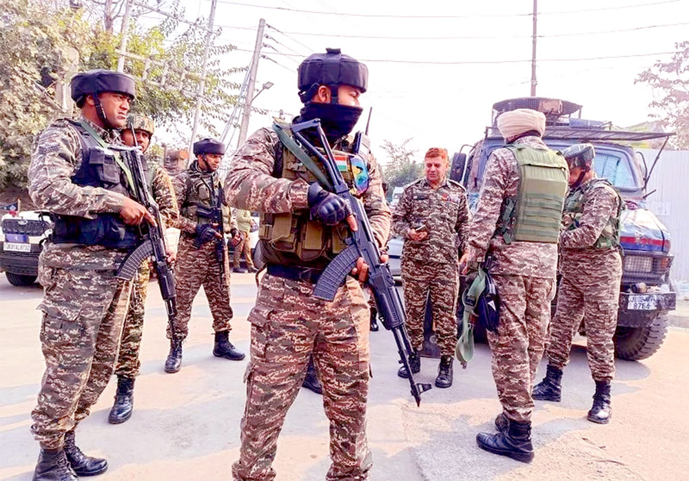 Four UNLF militants injured in clash with Meitei outfit.